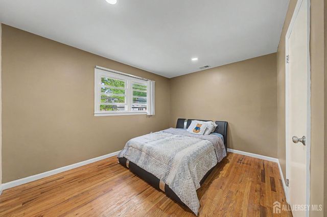 41 Montclair Avenue, Edison, NJ 08820