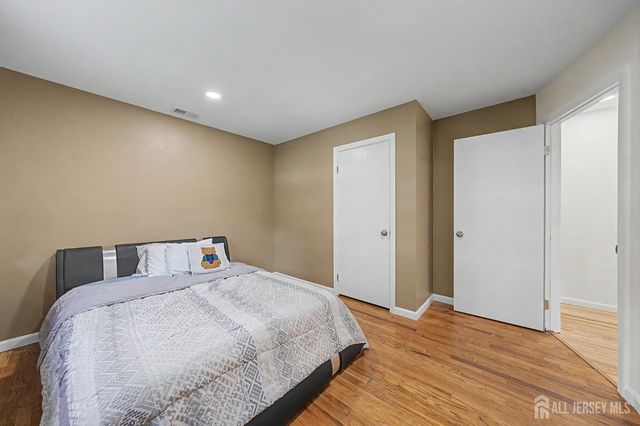 41 Montclair Avenue, Edison, NJ 08820