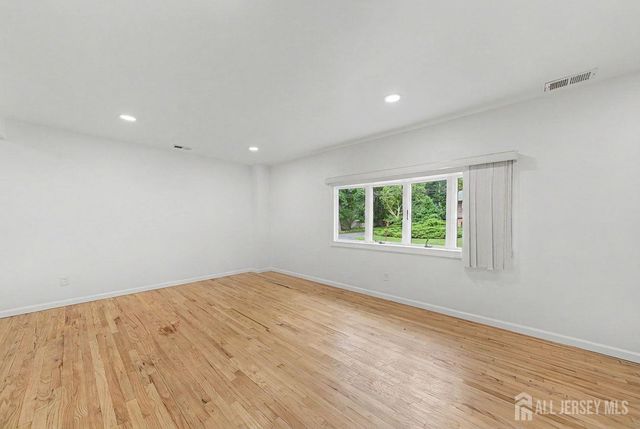 41 Montclair Avenue, Edison, NJ 08820