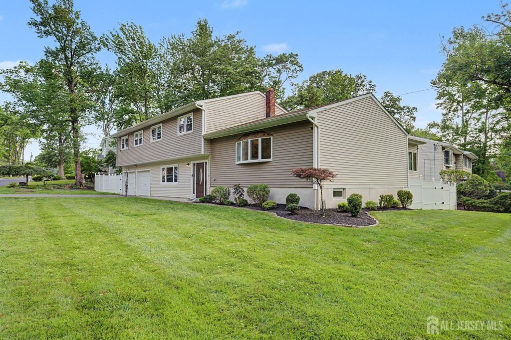 41 Montclair Avenue, Edison, NJ 08820