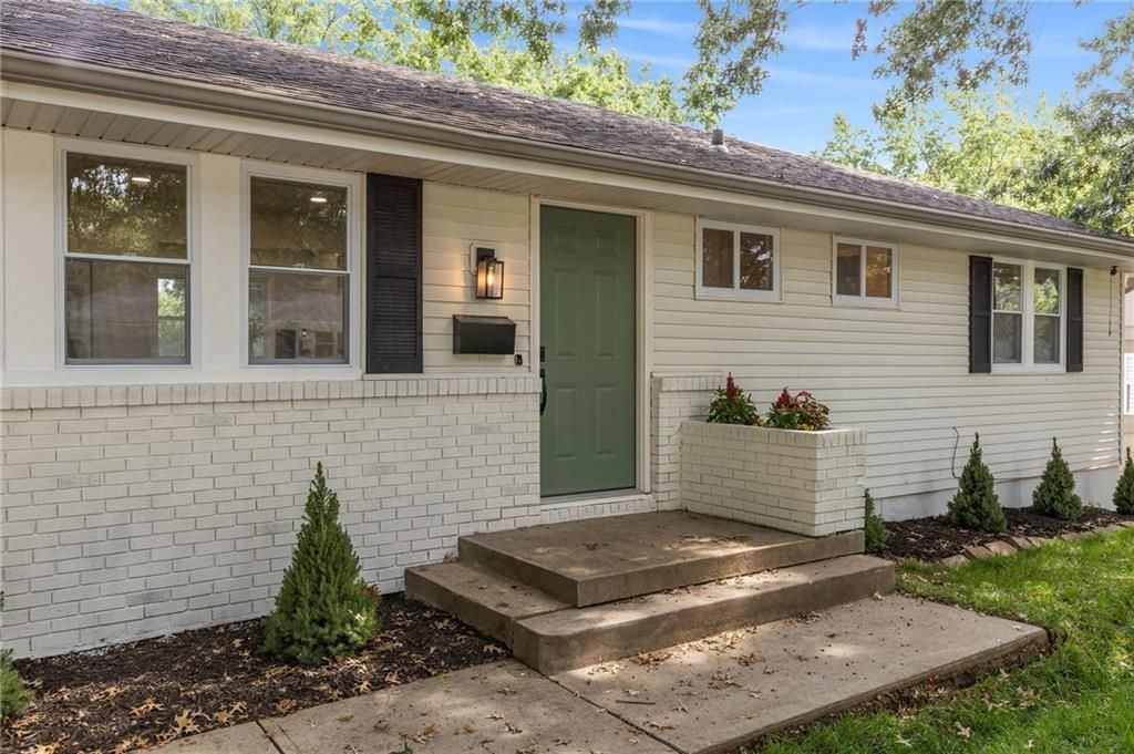 6407 Harvard Avenue, Raytown, MO 64133