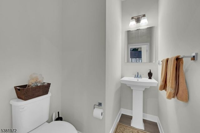 20 Peckwell St, Mount Olive Twp., NJ 07828