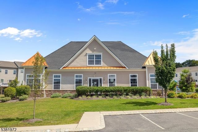 20 Peckwell St, Mount Olive Twp., NJ 07828