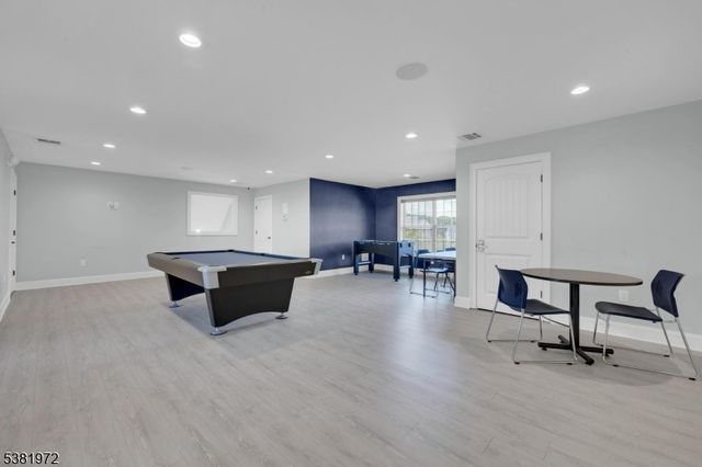 20 Peckwell St, Mount Olive Twp., NJ 07828