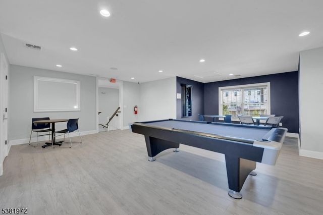 20 Peckwell St, Mount Olive Twp., NJ 07828