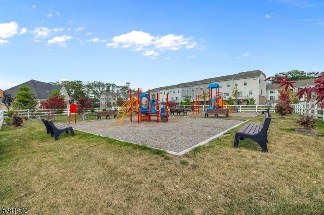 20 Peckwell St, Mount Olive Twp., NJ 07828