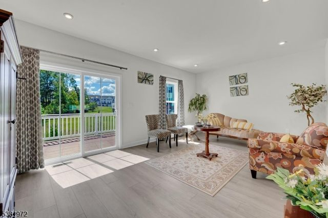 20 Peckwell St, Mount Olive Twp., NJ 07828