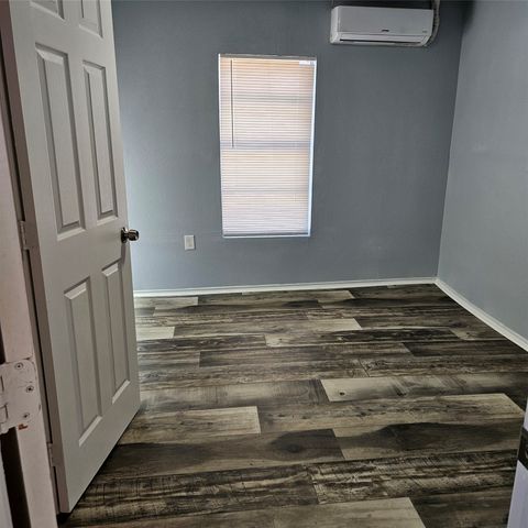 2826 Alaska Avenue, Dallas, TX 75216