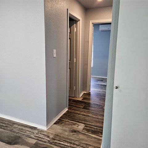 2826 Alaska Avenue, Dallas, TX 75216