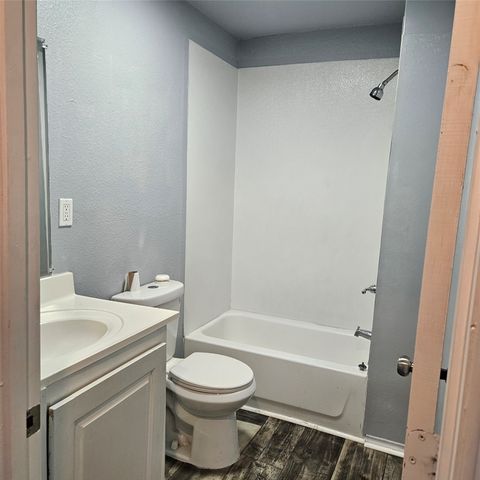 2826 Alaska Avenue, Dallas, TX 75216