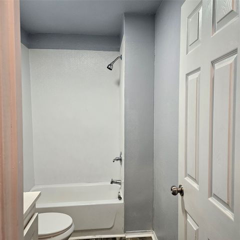 2826 Alaska Avenue, Dallas, TX 75216