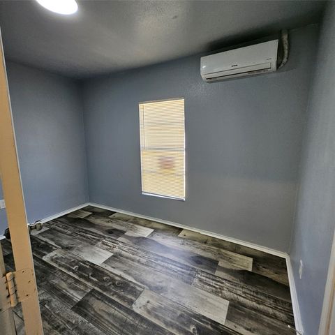 2826 Alaska Avenue, Dallas, TX 75216