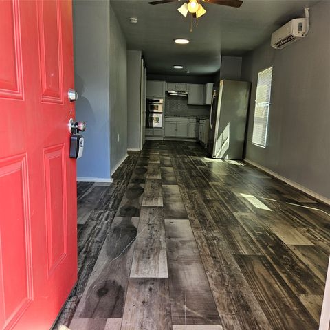 2826 Alaska Avenue, Dallas, TX 75216