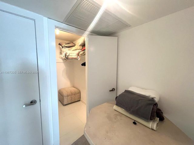 5555 Collins Ave 9Y, Miami Beach, FL 33140