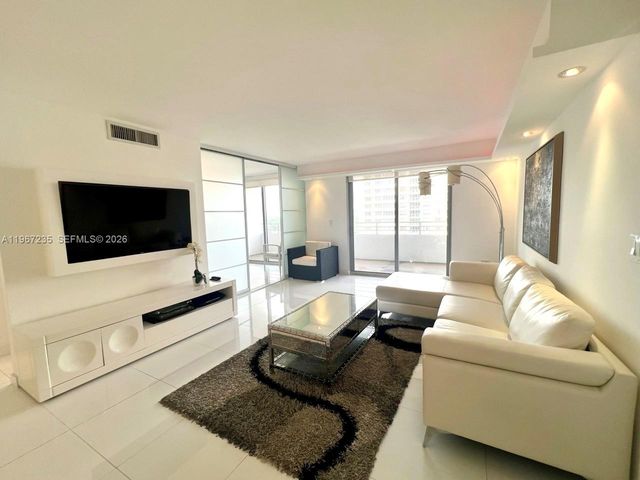 5555 Collins Ave 9Y, Miami Beach, FL 33140