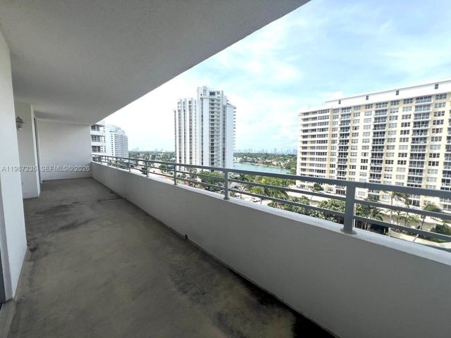 5555 Collins Ave 9Y, Miami Beach, FL 33140