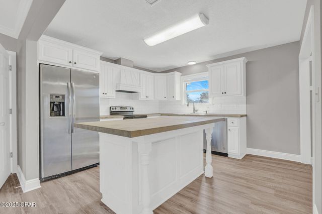 1851 Airport Circle, Panama City, FL 32405