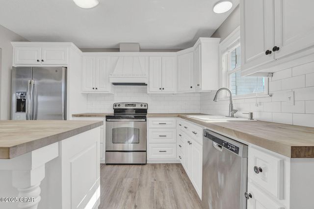 1851 Airport Circle, Panama City, FL 32405