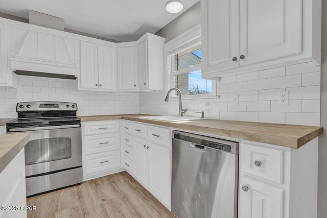 1851 Airport Circle, Panama City, FL 32405