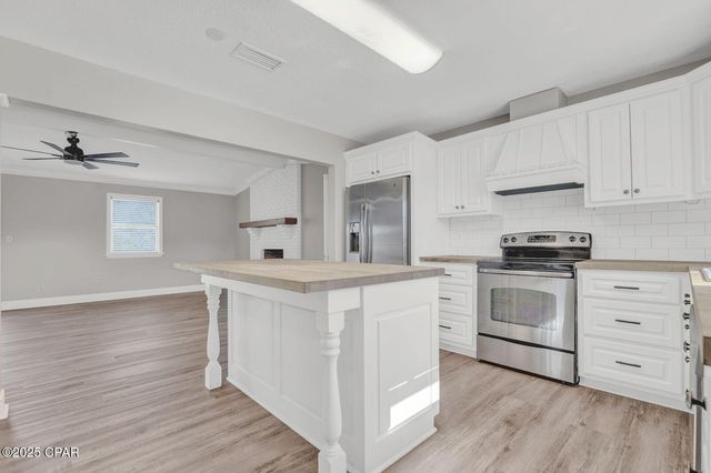 1851 Airport Circle, Panama City, FL 32405