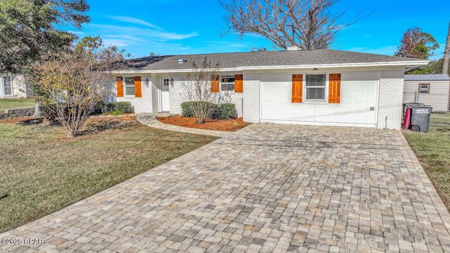 1851 Airport Circle, Panama City, FL 32405