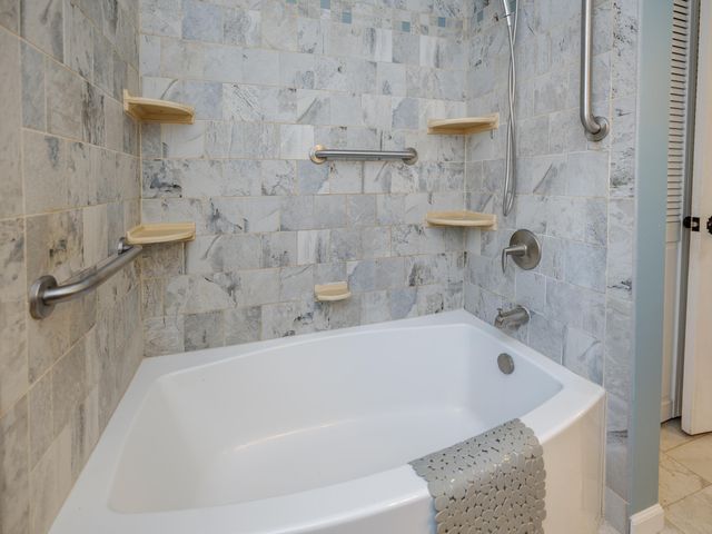 7525 Woodcrest Street, Portage City, MI 49024