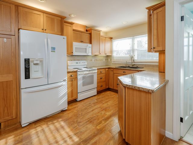 7525 Woodcrest Street, Portage City, MI 49024