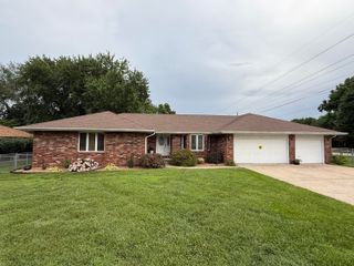 1810 East Jacqueline Street, Springfield, MO 65804