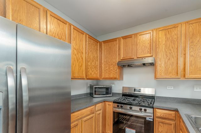 2255 Georgetown Circle, Aurora, IL 60503