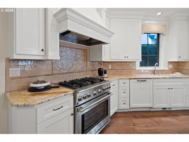 784 3RD St, Lake Oswego, OR 97034