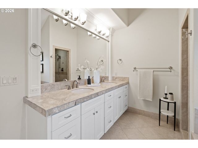 784 3RD St, Lake Oswego, OR 97034