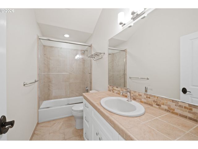 784 3RD St, Lake Oswego, OR 97034