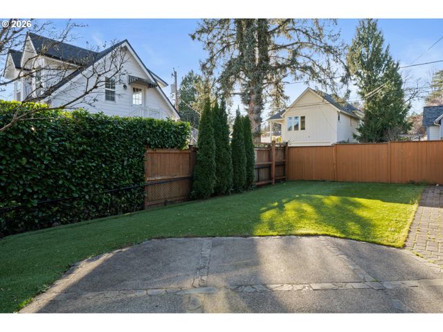 784 3RD St, Lake Oswego, OR 97034