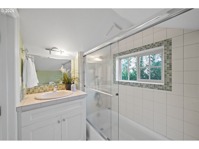 784 3RD St, Lake Oswego, OR 97034