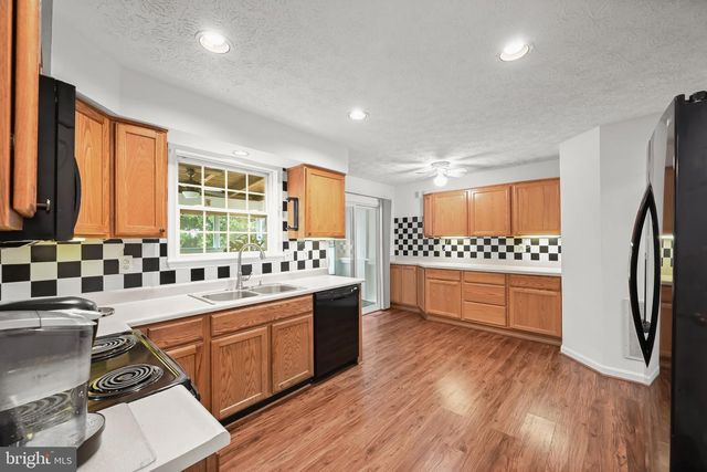 6584 HUNTSHIRE DR, Elkridge, MD 21075