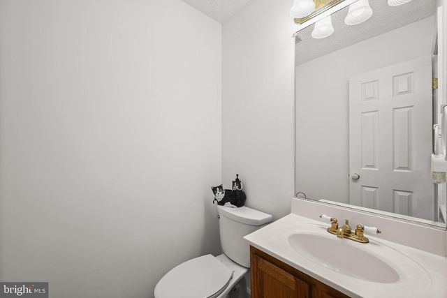 6584 HUNTSHIRE DR, Elkridge, MD 21075