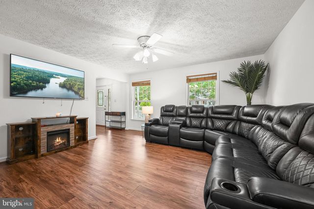 6584 HUNTSHIRE DR, Elkridge, MD 21075
