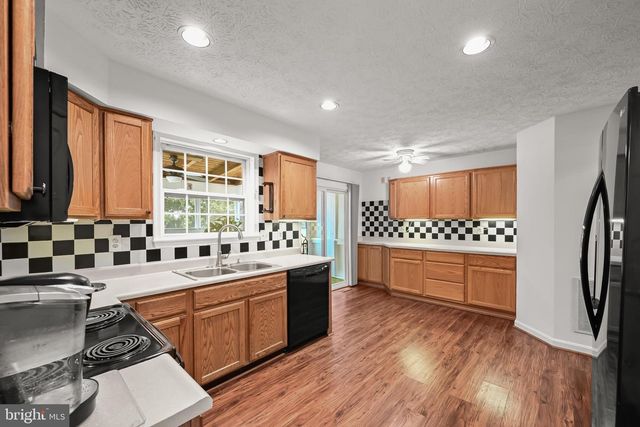 6584 HUNTSHIRE DR, Elkridge, MD 21075