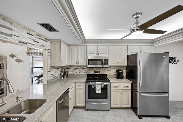 500 Misty Pines CIR 206, Naples, FL 34105