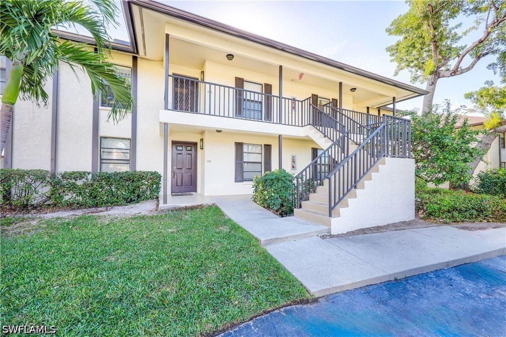 500 Misty Pines CIR 206, Naples, FL 34105