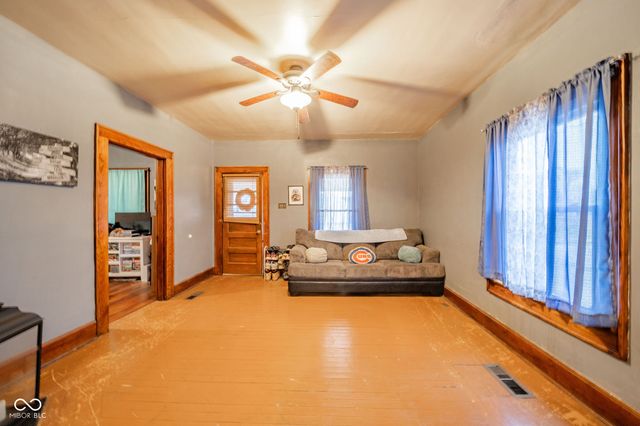 1425 S 19th Street, New Castle, IN 47362