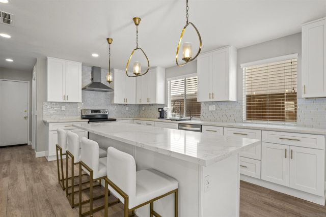 2525 Ash Street, Corona, CA 92881