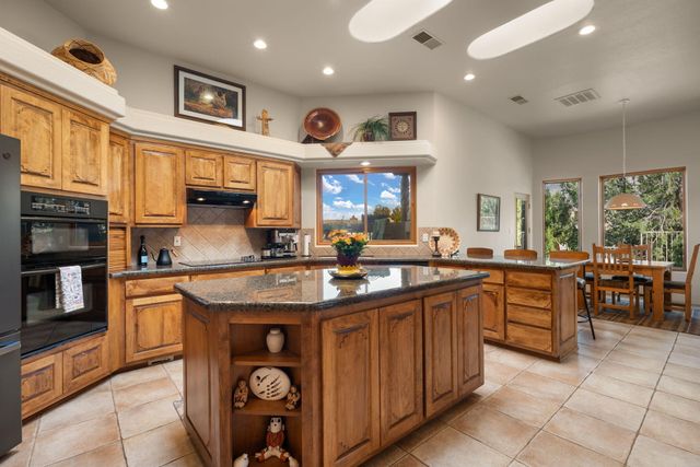 13723 Apache Plume Place NE, Albuquerque, NM 87111