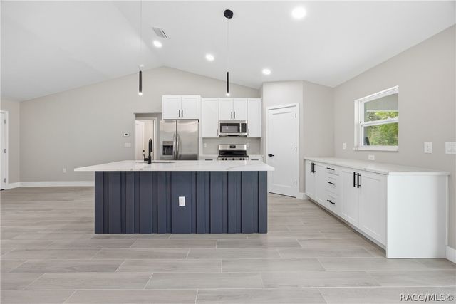 3086 W Hampshire Boulevard, Citrus Springs, FL 34433