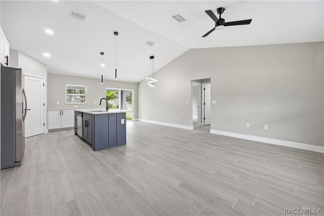 3086 W Hampshire Boulevard, Citrus Springs, FL 34433