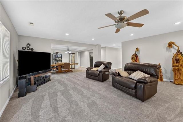 26025 Metcalf Road, Louisburg, KS 66053