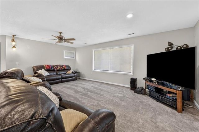 26025 Metcalf Road, Louisburg, KS 66053