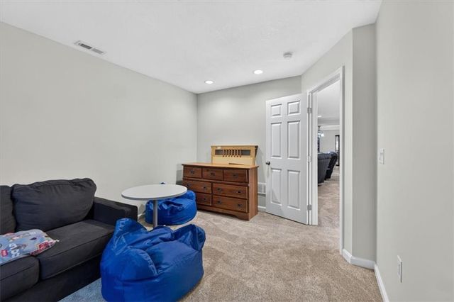 26025 Metcalf Road, Louisburg, KS 66053