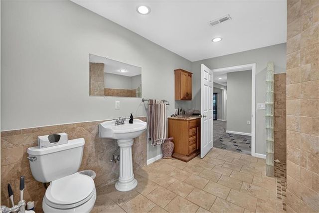 26025 Metcalf Road, Louisburg, KS 66053