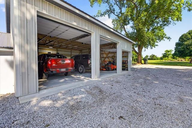26025 Metcalf Road, Louisburg, KS 66053